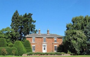 Front of property - The Grange (Market Rasen)