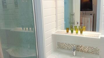 Shower, free toiletries, hair dryer, towels