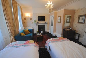 Chambre Tradition avec lits jumeaux, 2 lits une place, salle de bains attenante