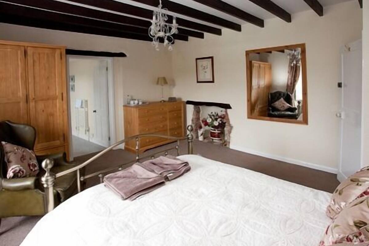 Deluxe Double Room, Ensuite (Large)