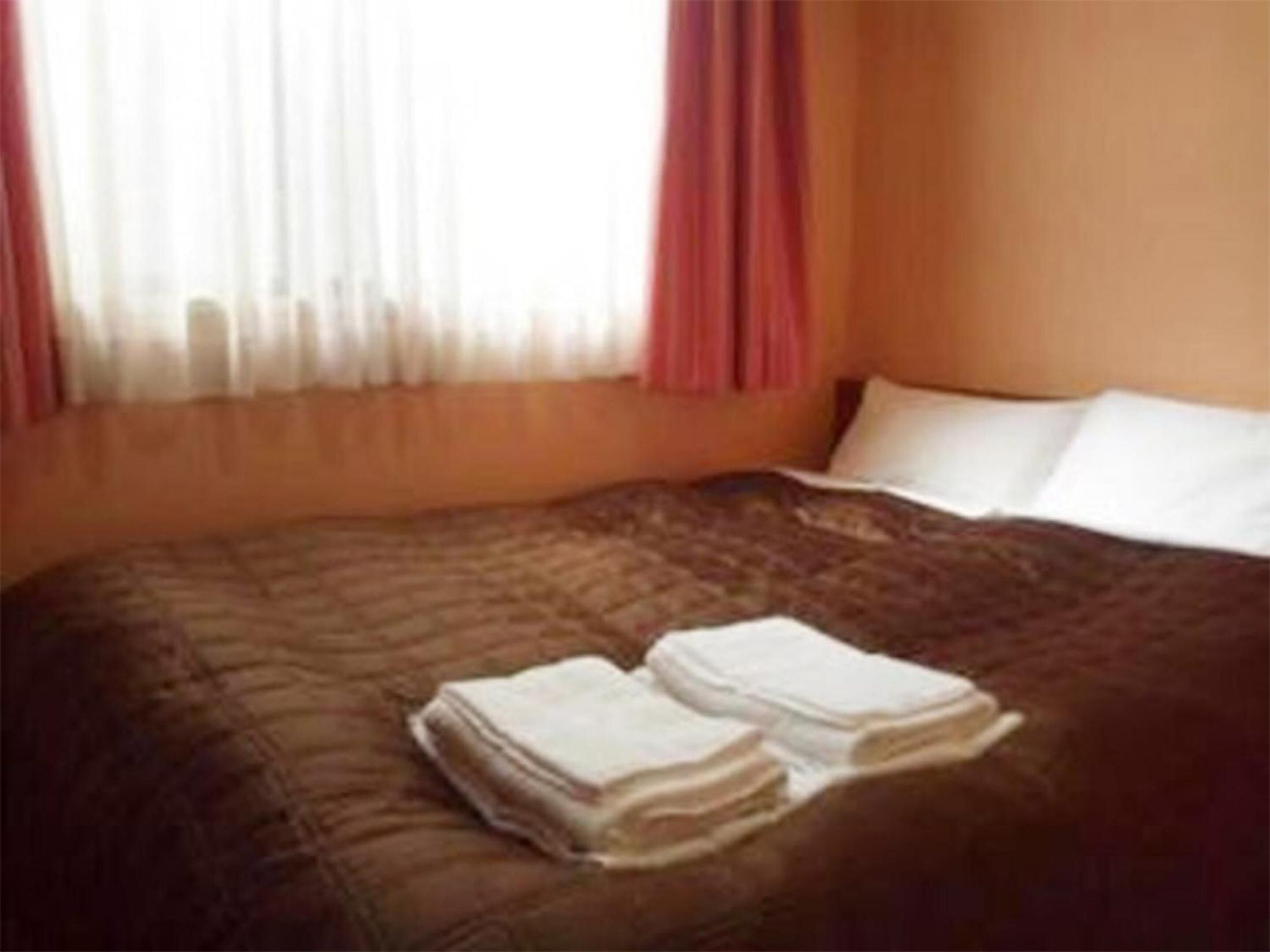 Blendingsgardiner, strykejern/-brett, wi-fi (inkludert) og sengetøy