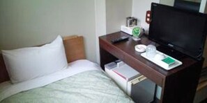 Blackout curtains, iron/ironing board, free WiFi, bed sheets - City Inn Nishitanabe (Osaka)