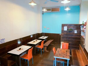 Lobby - Guesthouse CamCam Okinawa - Hostel (Naha)