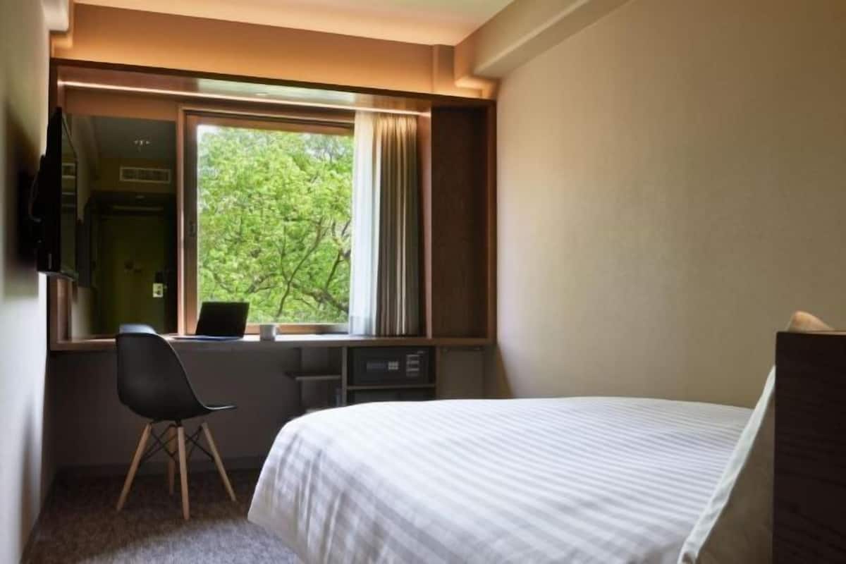 1 bedroom, premium bedding, desk, iron/ironing board