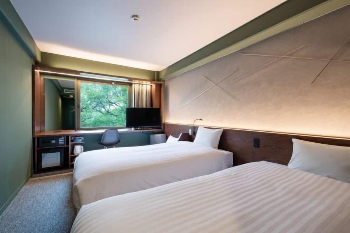 1 bedroom, premium bedding, desk, iron/ironing board