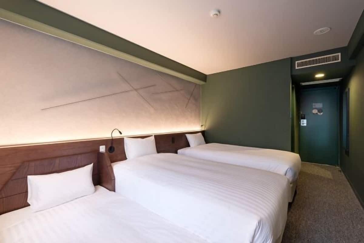1 bedroom, premium bedding, desk, iron/ironing board