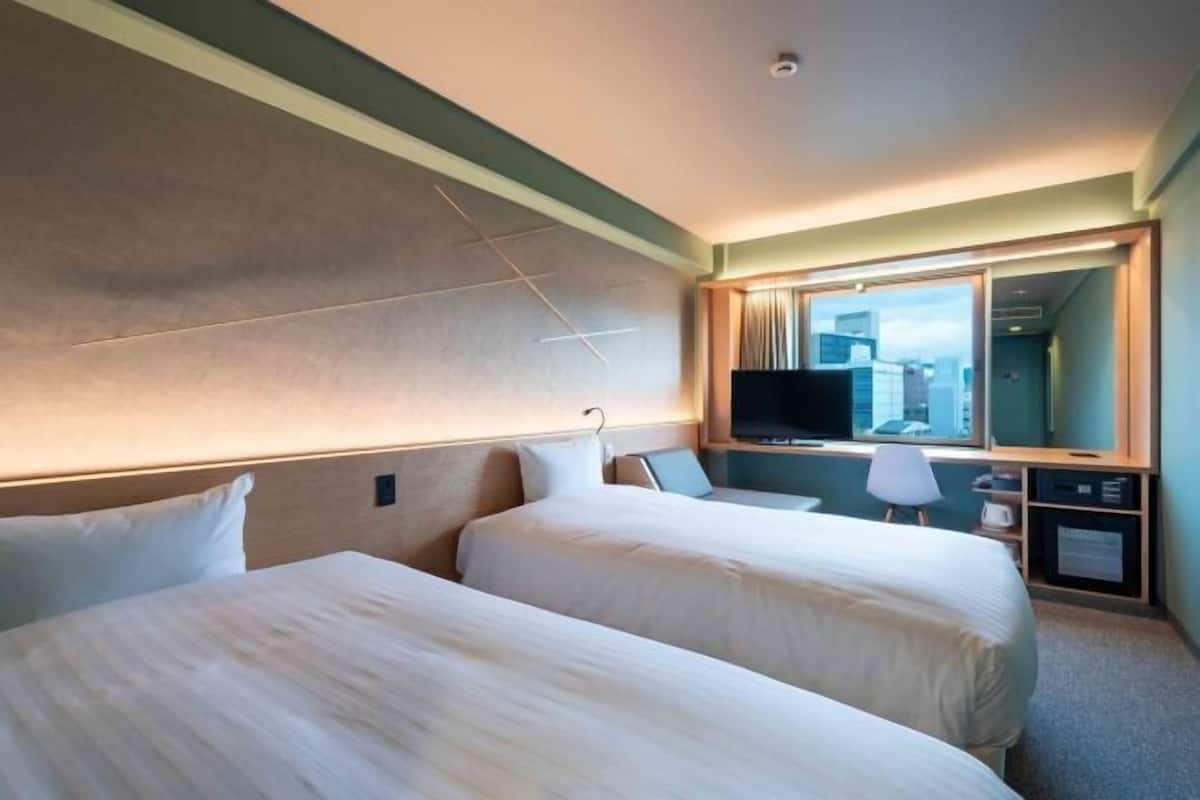 1 bedroom, premium bedding, desk, iron/ironing board