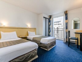 Twin Room | In-room safe, desk, soundproofing, free cribs/infant beds