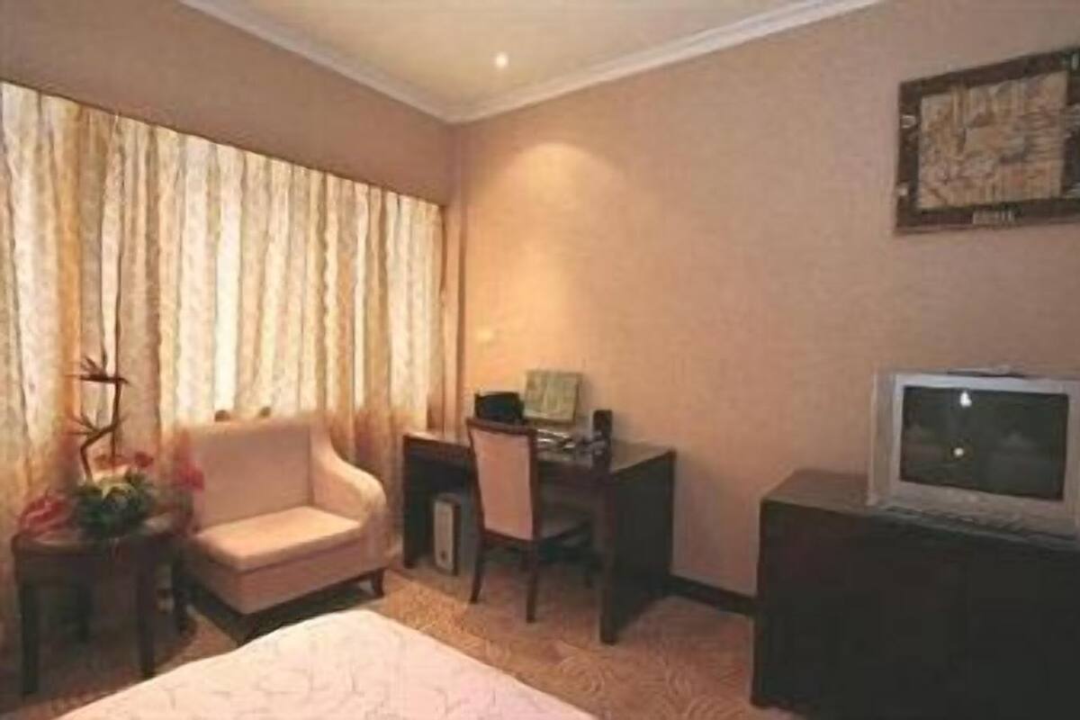 Deluxe Suite | Living area