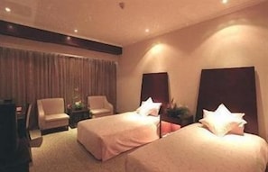 Deluxe Room, 2 Twin Beds | In-room safe, desk, free wired internet