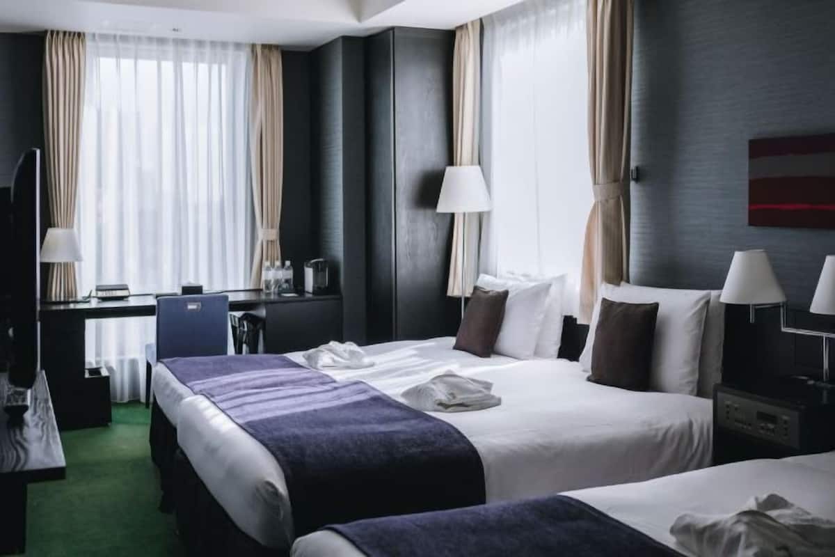 1 bedroom, premium bedding, down comforters, in-room safe