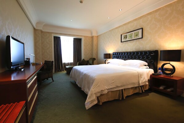 Chambre Standard double, non-fumeur | Minibar, coffre-fort, bureau, rideaux d’obscurcissement