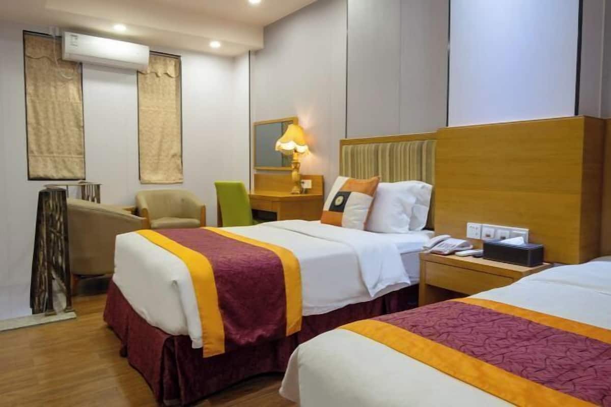 1 bedroom, premium bedding, down duvets, minibar