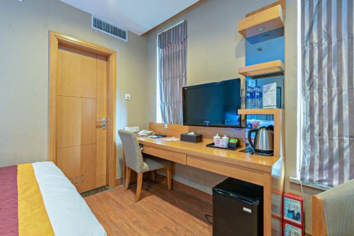1 Schlafzimmer, hochwertige Bettwaren, Daunenbettdecken, Minibar