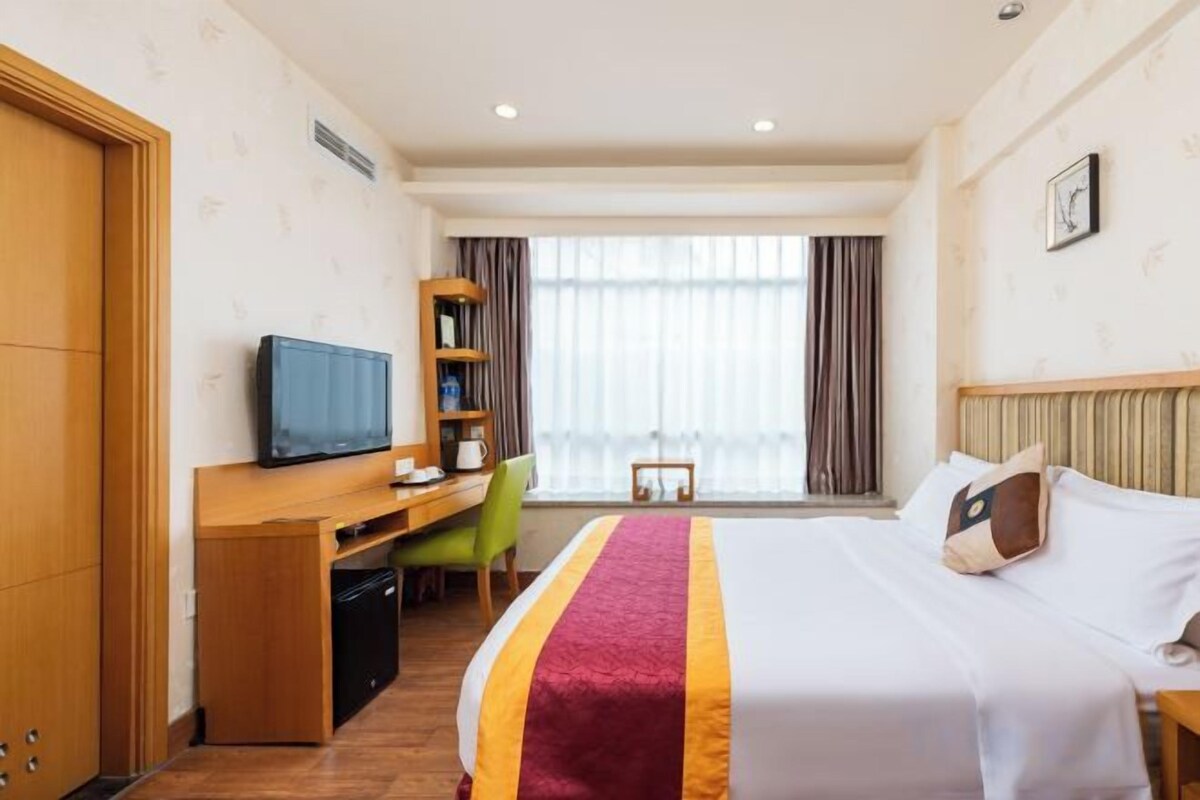 1 Schlafzimmer, hochwertige Bettwaren, Daunenbettdecken, Minibar
