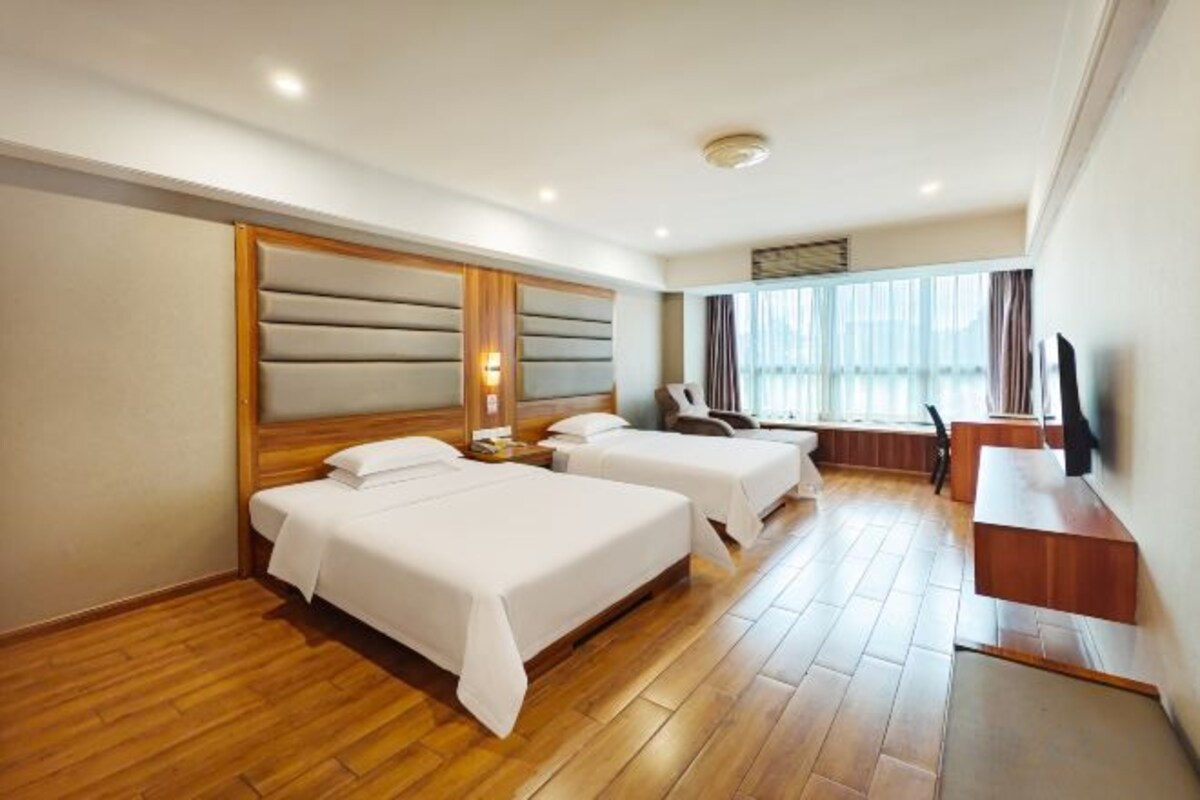 Minibar, in-room safe, desk, blackout drapes