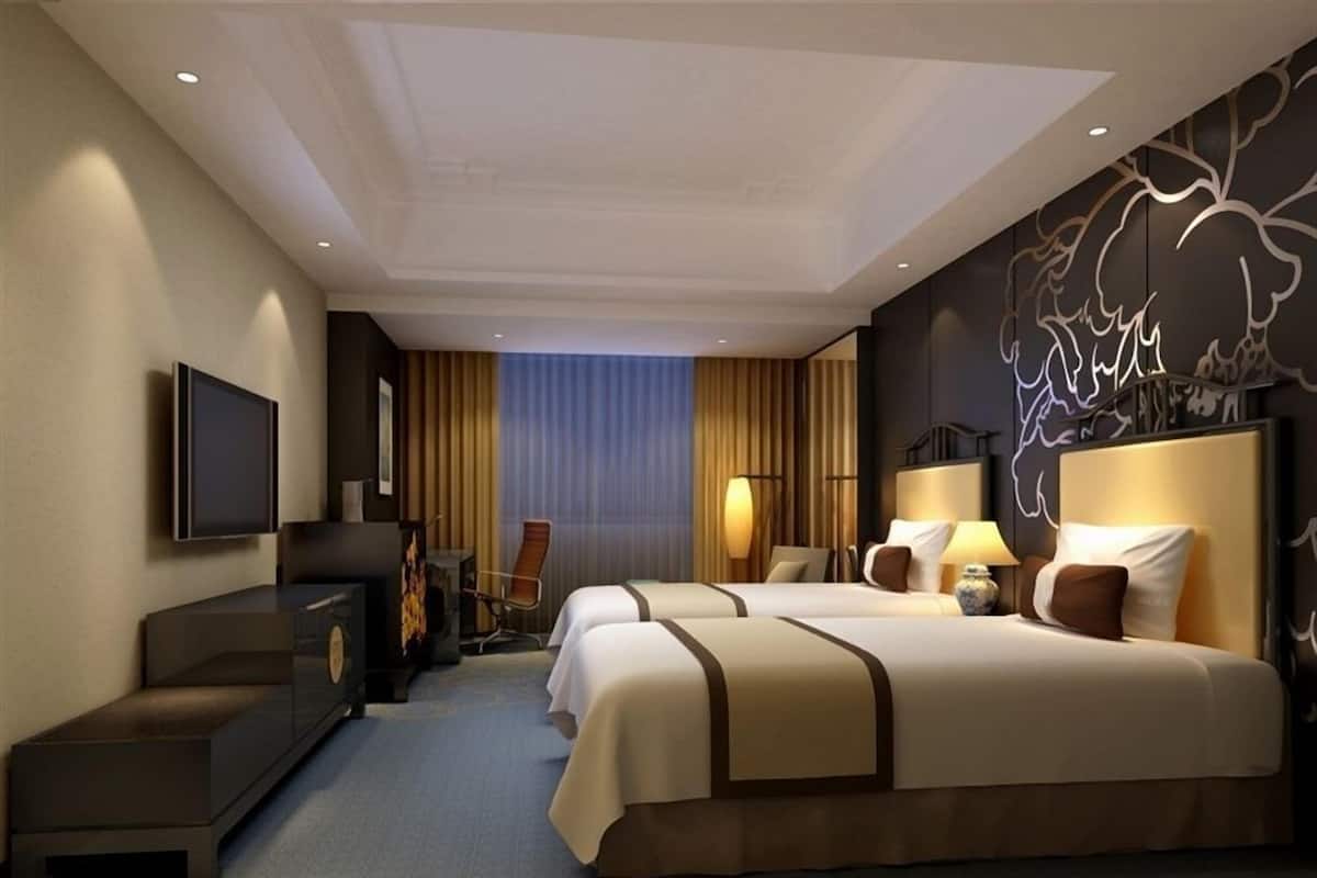 Minibar, in-room safe, desk, blackout drapes