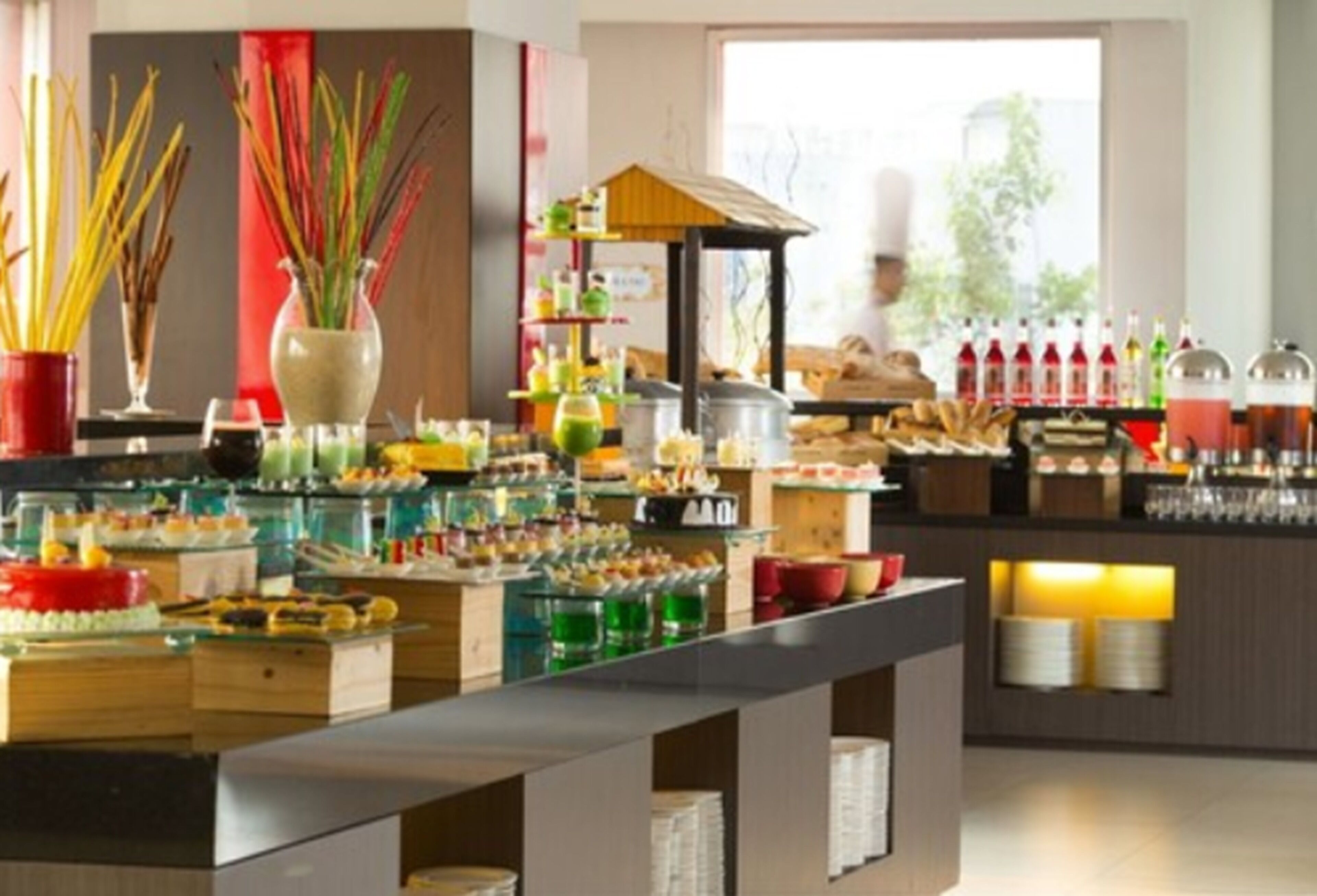 free daily breakfast