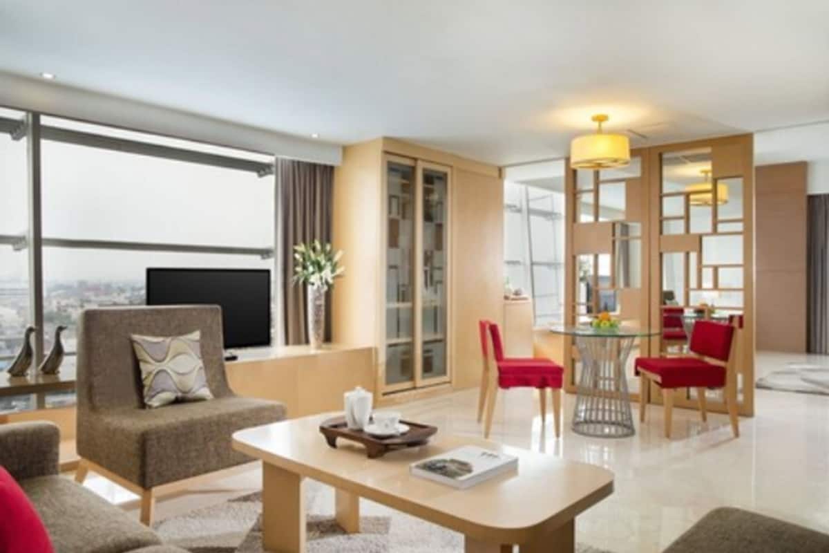 santika suite | living room