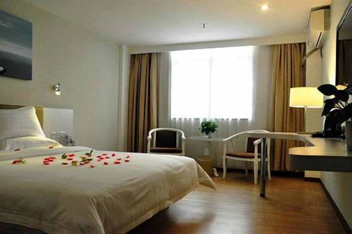 Business Double Room | Desk, blackout curtains, iron/ironing board, rollaway beds