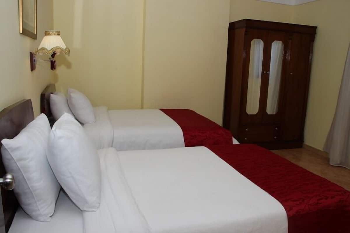 Standard Twin Room | WiFi (surcharge), bed sheets