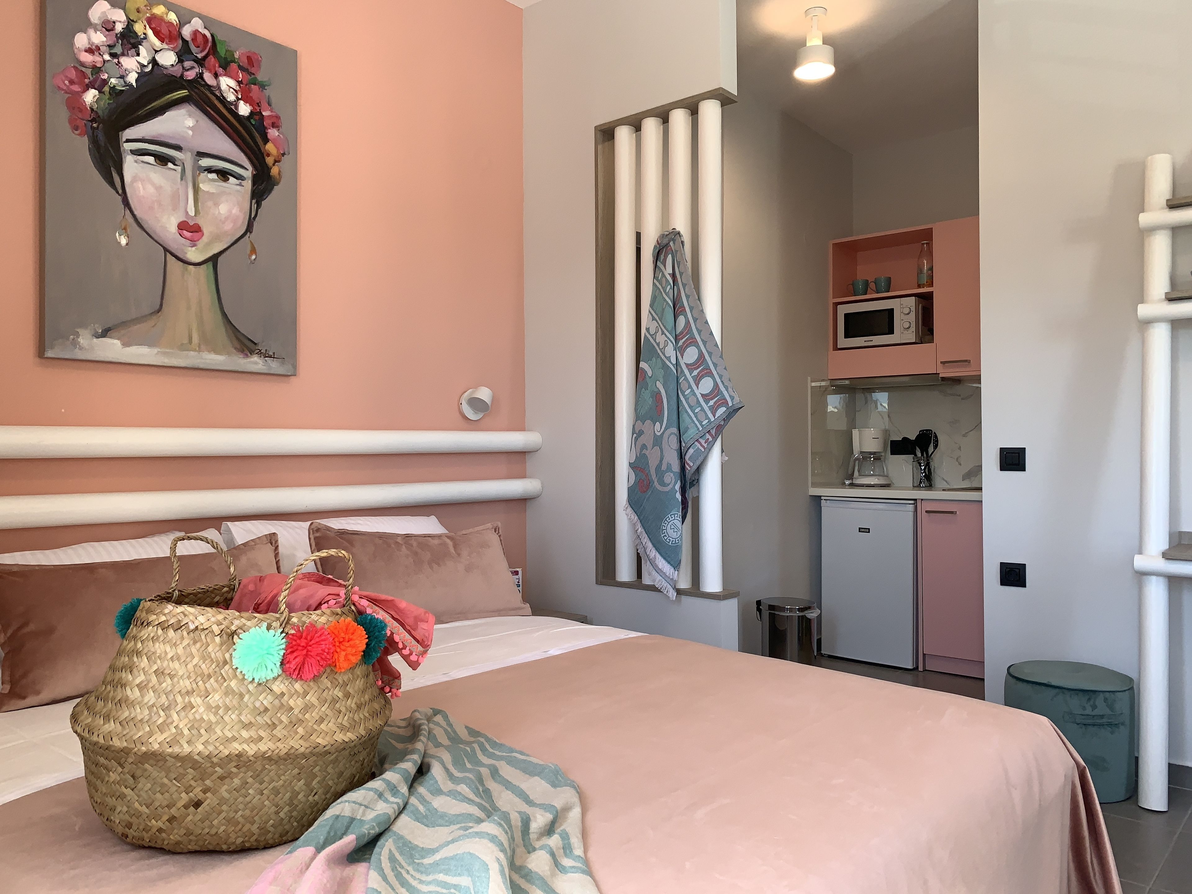 deluxe studio, sea view | in-room safe, desk, blackout curtains, iron/ironing board