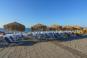 View from property - Sonio Beach Hotel (Platanias)