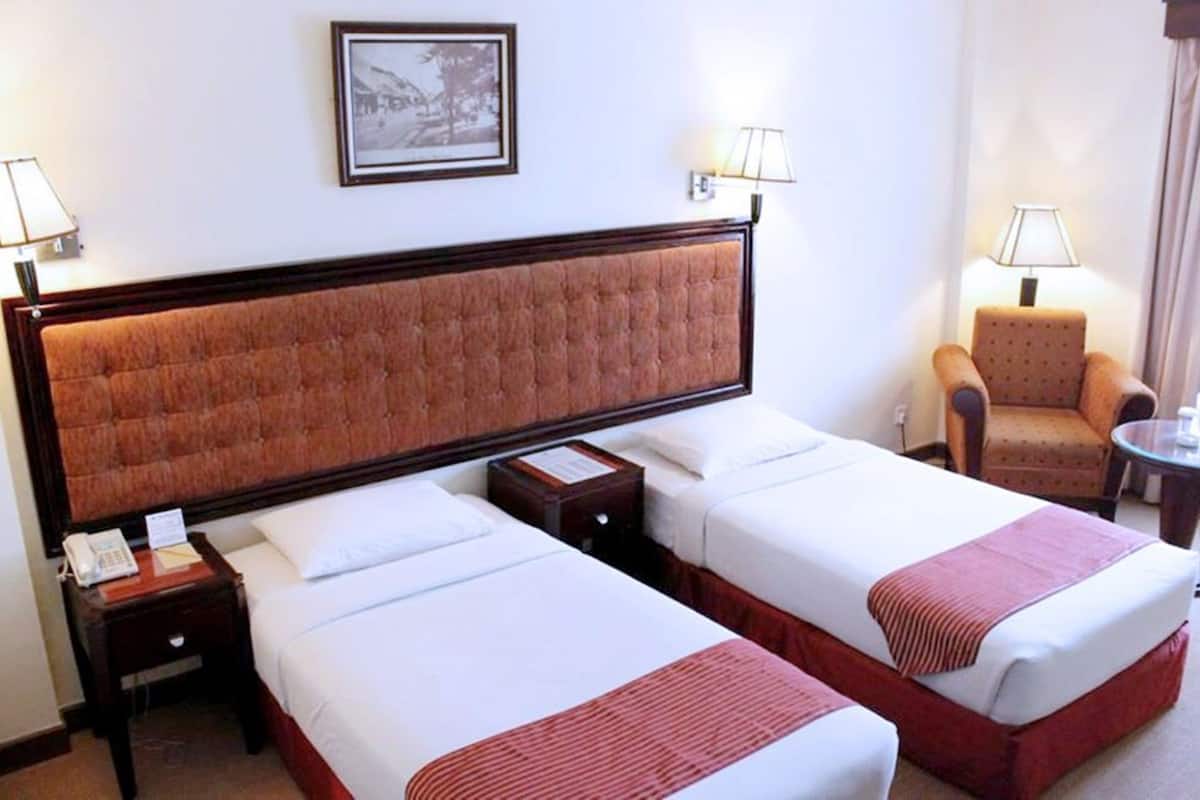 Superior Twin Room | Premium bedding, Select Comfort beds, in-room safe, desk