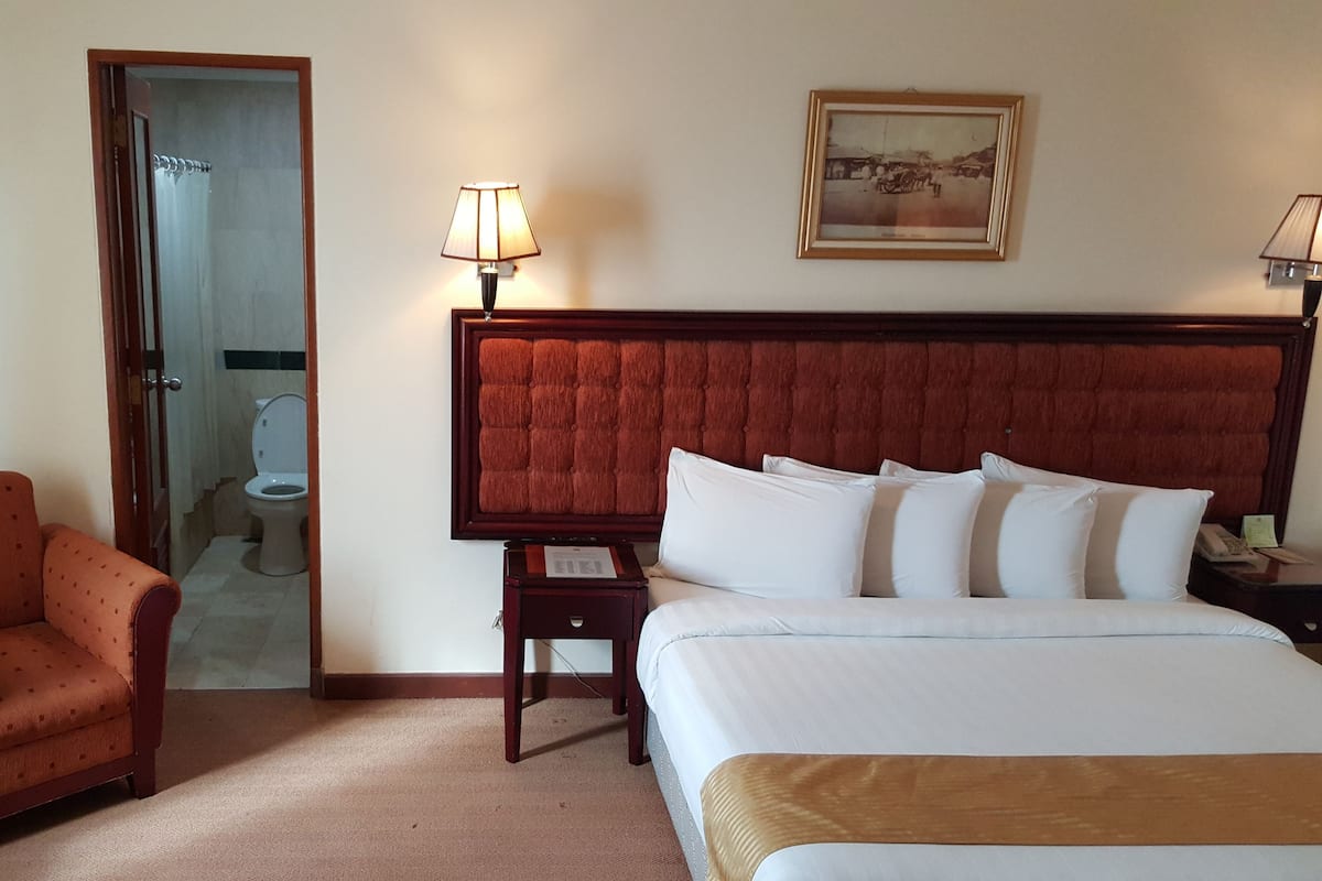 Suite, 1 Double Bed (Amir Suite) | Premium bedding, Select Comfort beds, in-room safe, desk