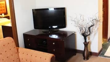 Suite, 1 Double Bed (Amir Suite) | Living room | 29-inch TV with satellite channels