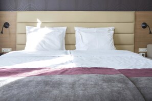 Phòng đôi Tiêu chuẩn | Minibar, két bảo mật tại phòng, trang trí khác biệt 