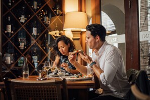 Frühstück, Mittagessen, Abendessen, italienische Küche 