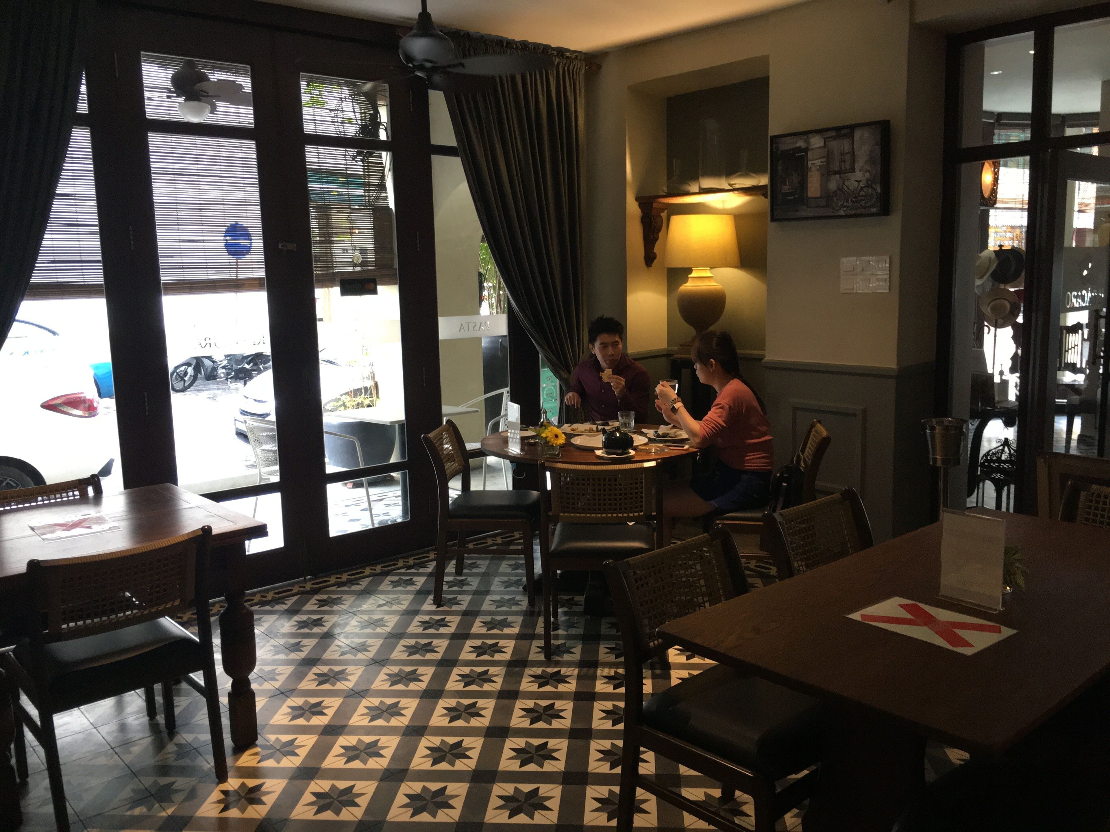 breakfast, lunch, dinner served; italian cuisine