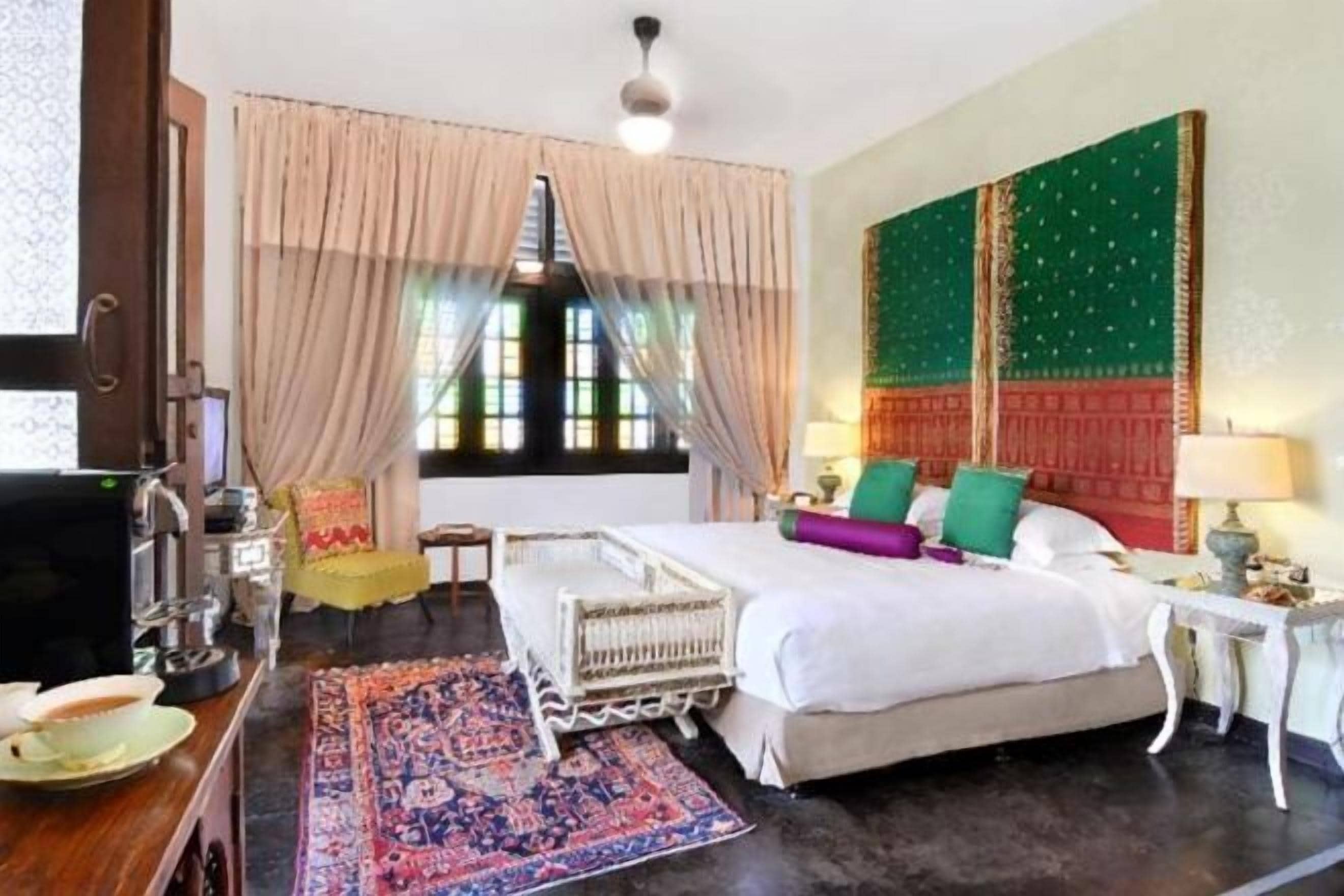 高級寢具、Select Comfort 床墊、免費迷你吧、客房內保險箱