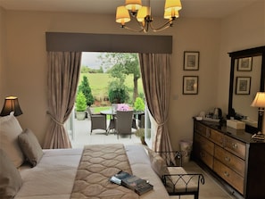 Double Room, Ensuite (Kingsize) - Crowfield House (Coleraine)