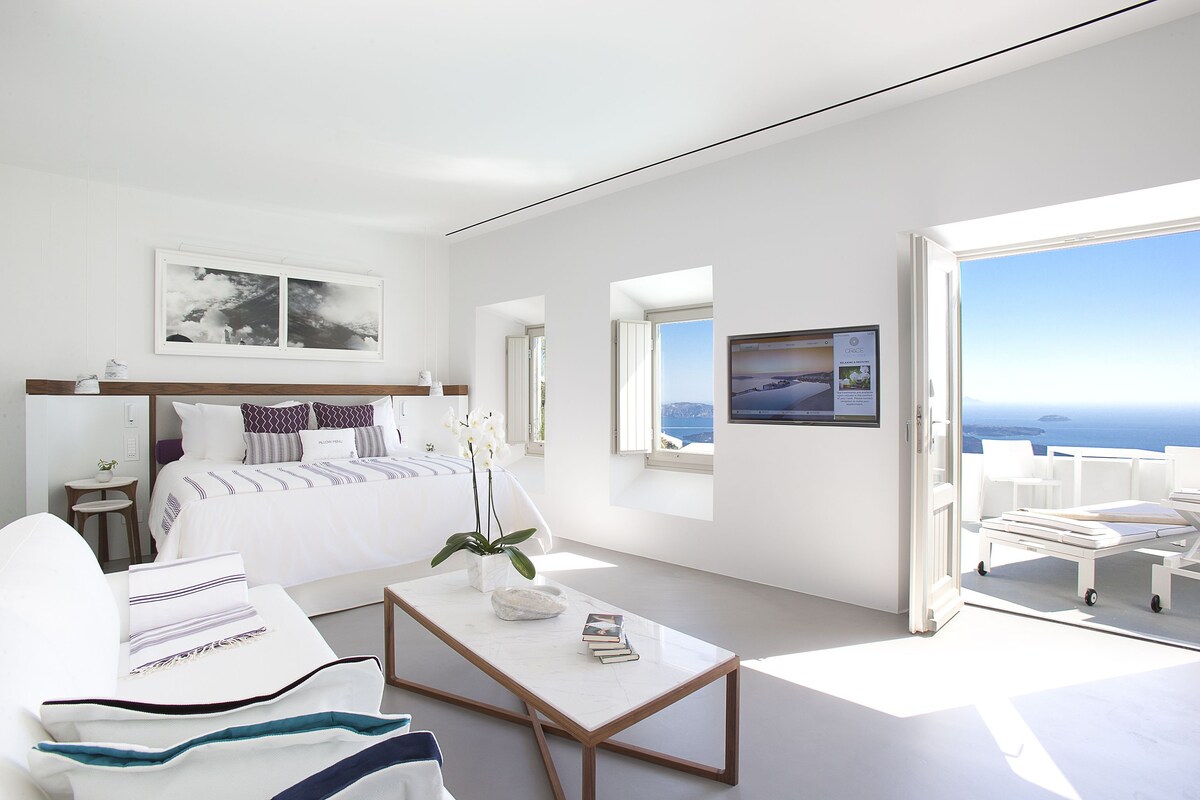 Grace Hotel Santorini