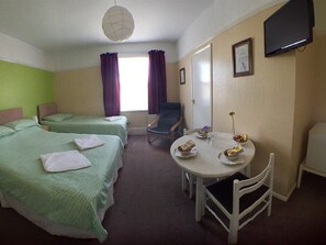Suite, Ensuite (Sleeps 3) | Dining - Brunton House (Clacton-on-Sea)