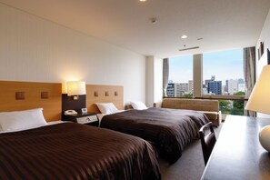Triple Room, Non Smoking | Blackout drapes, iron/ironing board, free WiFi, bed sheets - Hotel Osaka Castle (Osaka)