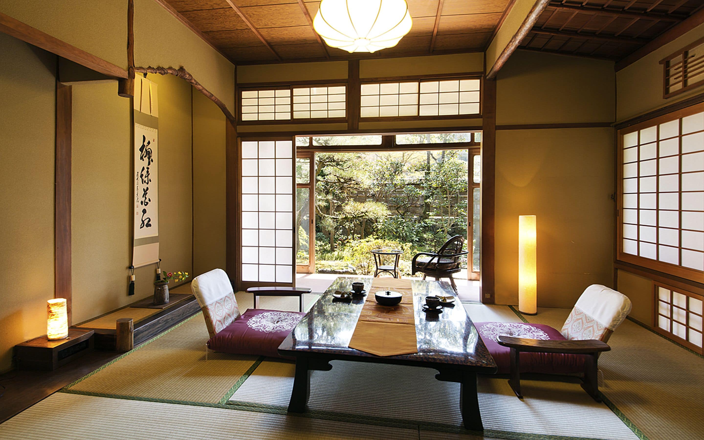 Standard Twin Room, Shared Bathroom | Living area | LCD TV