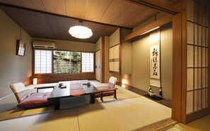 In-room dining - Amami Onsen Nanten-en (Kawachinagano)