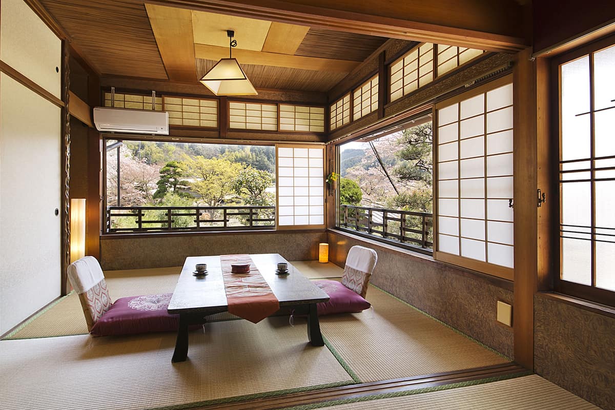 Traditional Twin Room, Shared Bathroom | Premium bedding, down comforters, in-room safe, WiFi (free)
