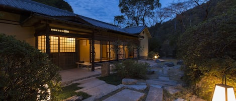 Traditional Suite (with private open air bath)