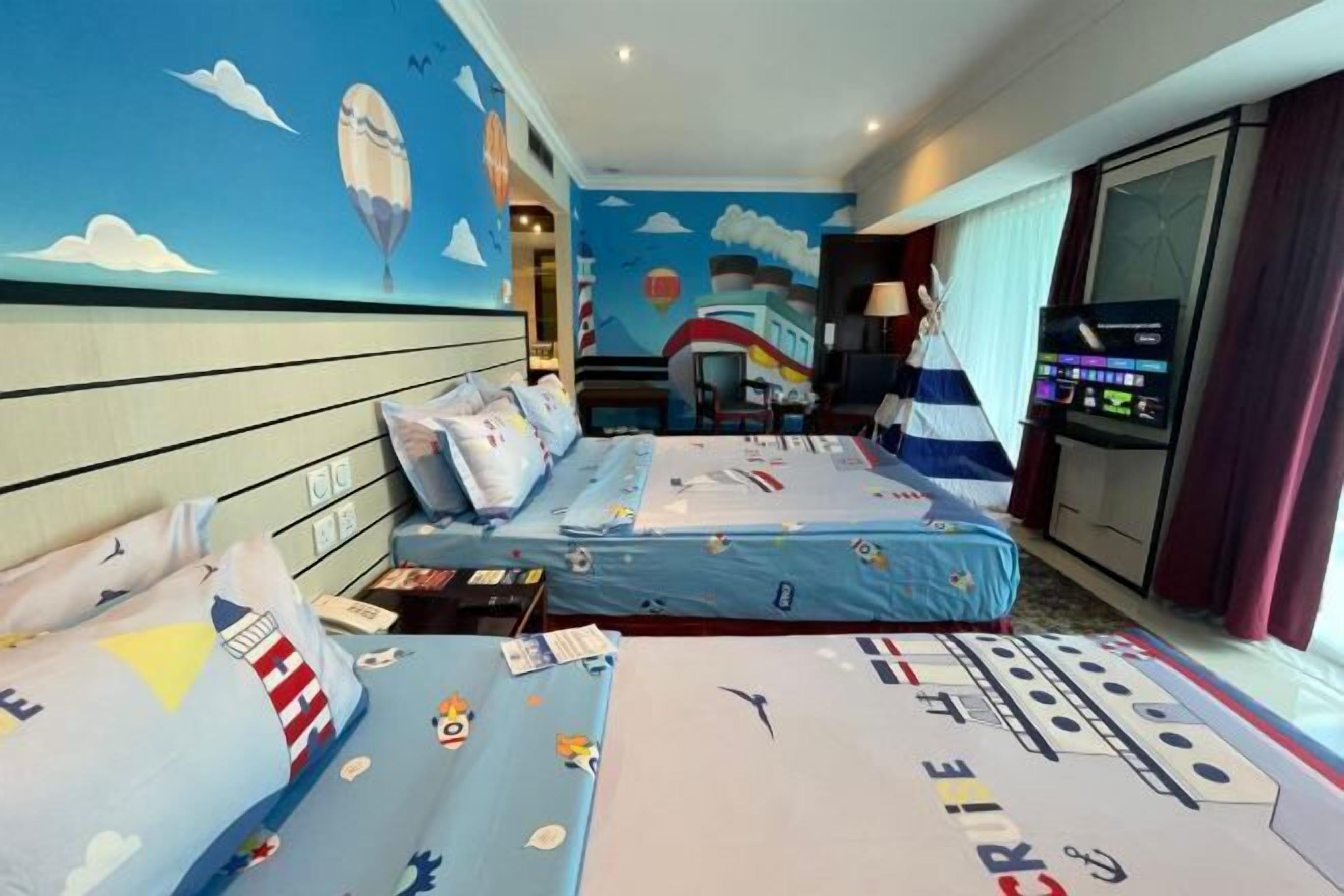 Minibar, in-room safe, desk, soundproofing