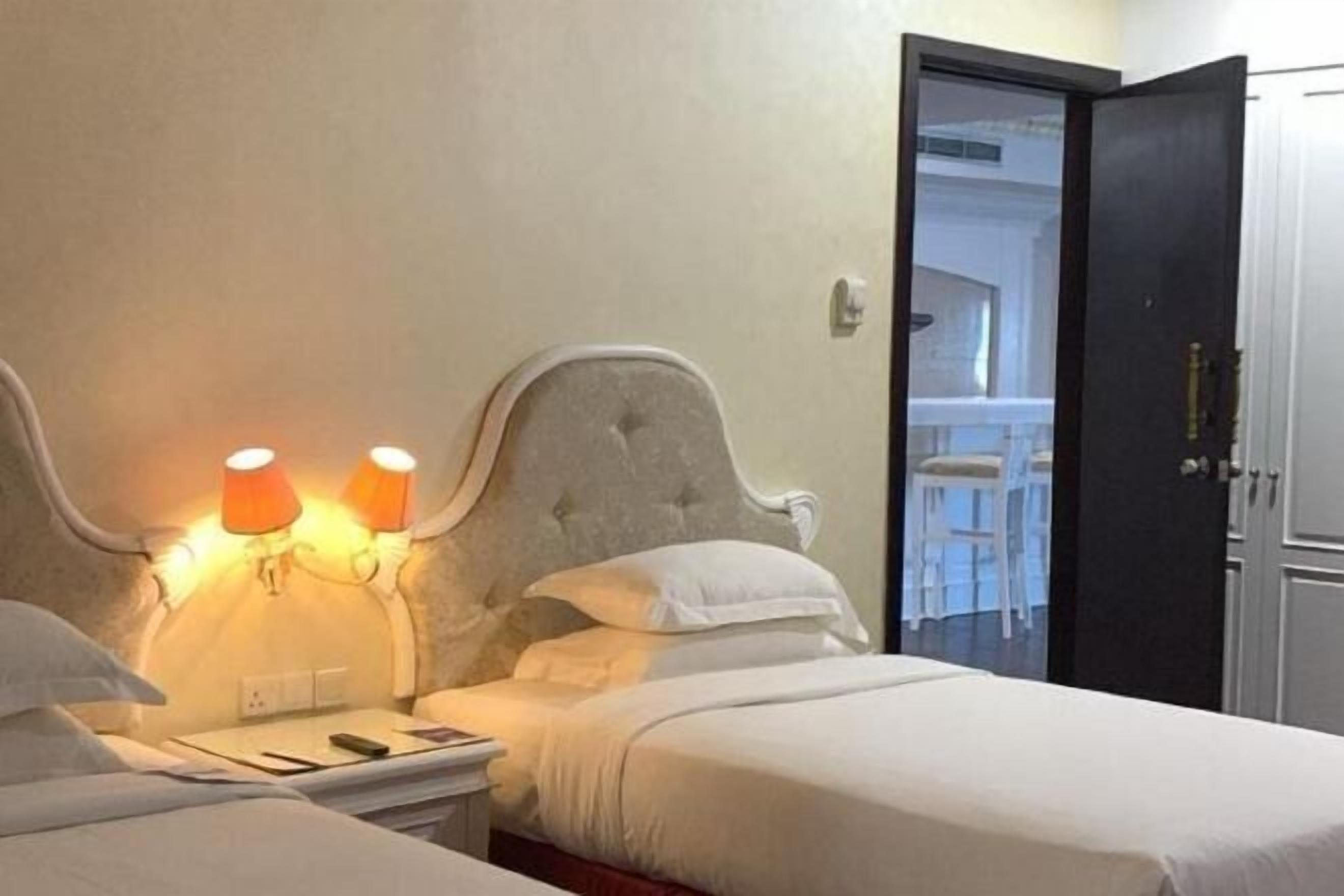 Minibar, in-room safe, desk, soundproofing