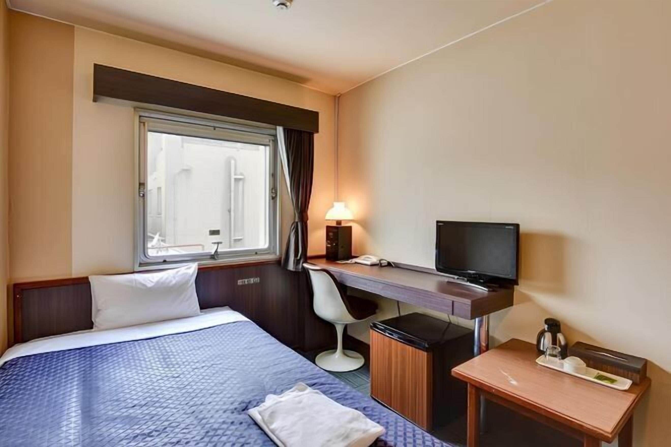 Työpöytä, pimennysverhot, silitysrauta/-lauta, ilmainen Wi-Fi