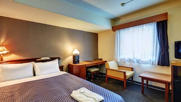 Double Room, 1 Double Bed | Desk, blackout curtains, iron/ironing board, free WiFi