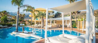 Parthenis Hotel & Suites