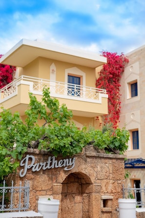 Exterior - Parthenis Hotel & Suites (Hersonissos)