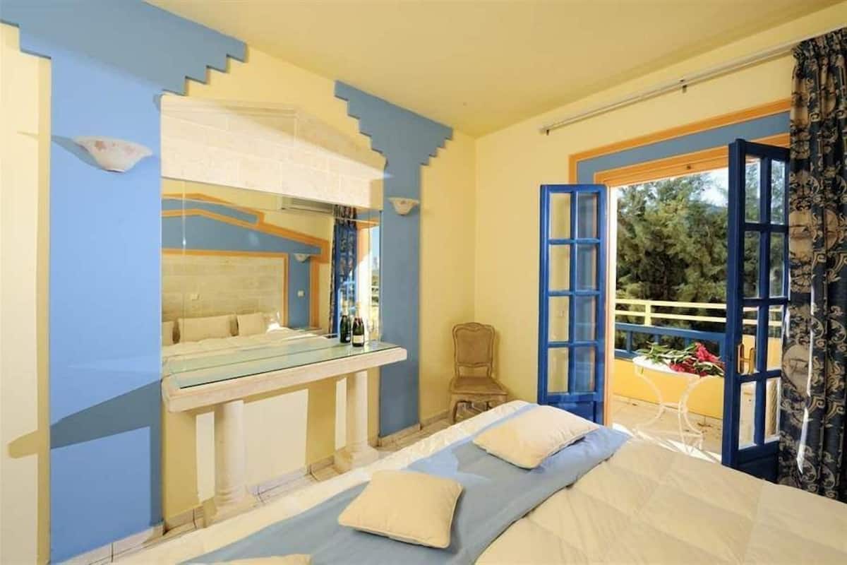 Soundproofing, iron/ironing board, free cots/infant beds, free WiFi