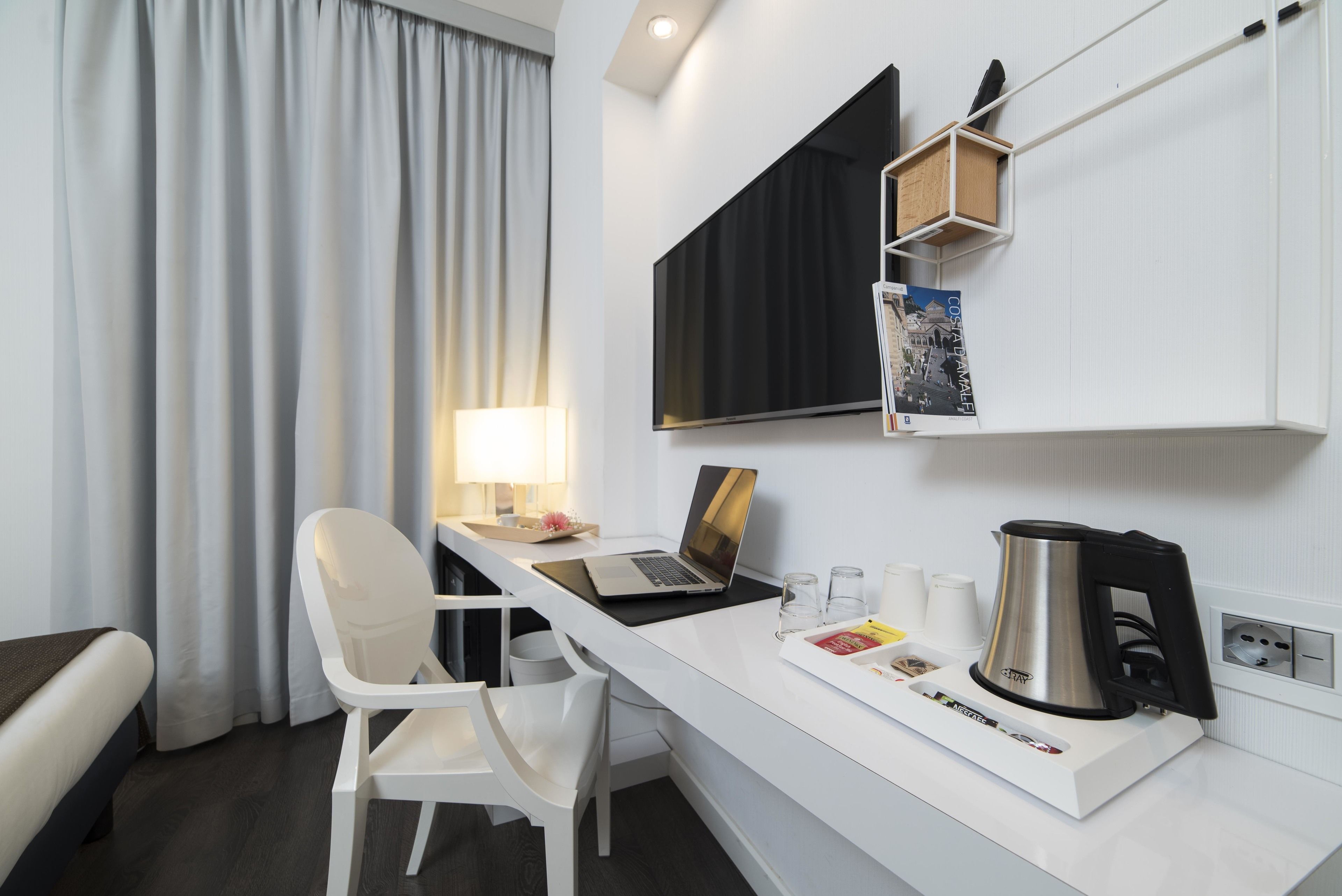 classic double room, 2 single beds | minibar, in-room safe, desk, blackout curtains